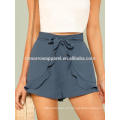 Ruffle Trim Auto Belted Shorts Fabricação Atacado Moda Feminina Vestuário (TA3003B)